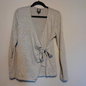 Bobeau - faux wrap top - grey - large